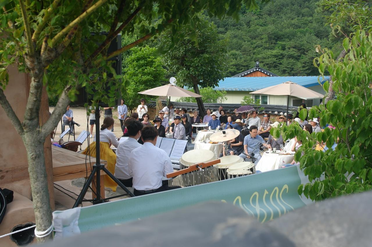 ชูกฮอน เทรดิชั่นนอล เฮาส์ Guest House อันดง ภายนอก รูปภาพ